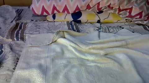 petite online show from 13, 1, 2025