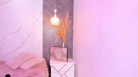 Snapshot of ela_endezz chatting on 13, 12, 2024 online show from 13, 12, 2024