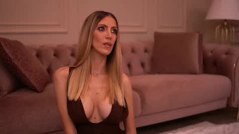 Ella online show from 24, 10, 2025