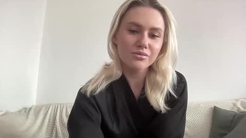 elaraluxxxe online show from 8, 10, 2025