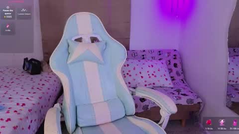 Snapshot of elaseles23 chatting on 5, 12, 2025 elaseles23 online show from 5, 12, 2025