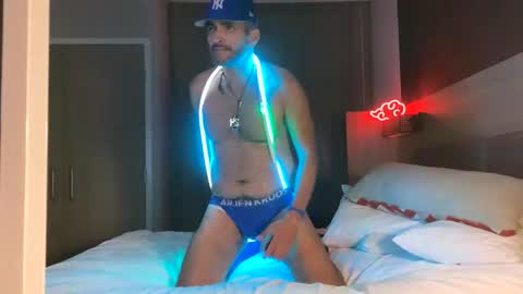 Snapshot of elastiktiger chatting on 22, 10, 2025 Armando online show from 22, 10, 2025