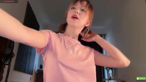 Snapshot of electric_woman chatting on 23, 10, 2025 Aleksa online show from 23, 10, 2025