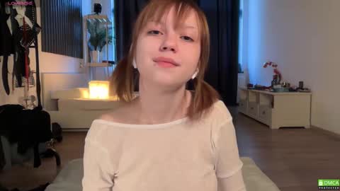 Snapshot of electric_woman chatting on 4, 11, 2025 Aleksa online show from 4, 11, 2025