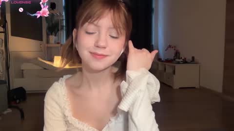 Snapshot of electric_woman chatting on 11, 11, 2025 Aleksa online show from 11, 11, 2025