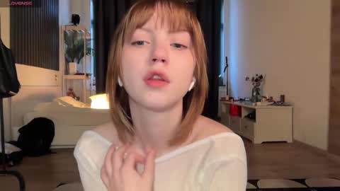 Snapshot of electric_woman chatting on 20, 11, 2025 Aleksa online show from 20, 11, 2025