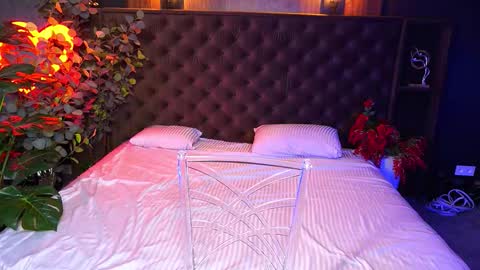 elegant_mysterious online show from 23, 10, 2025