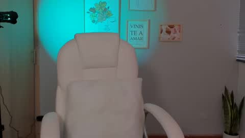 Snapshot of elena_ruiz chatting on 5, 1, 2025 Elena online show from 5, 1, 2025