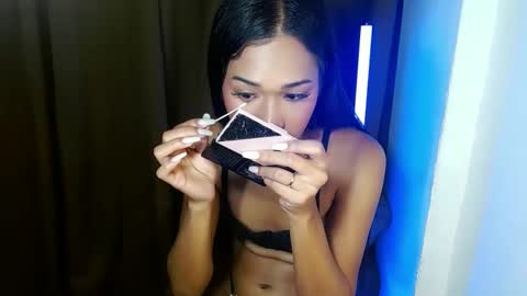 Snapshot of elenapierce69 chatting on 3, 3, 2025 Call me Yours. online show from 3, 3, 2025