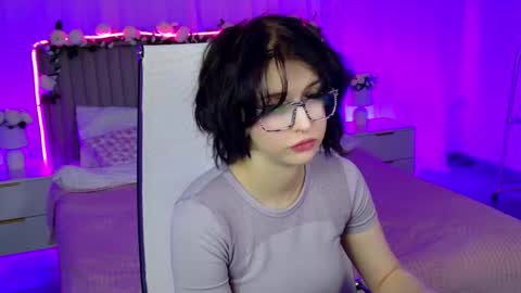 Snapshot of elenasomerhalder chatting on 3, 2, 2026 Miss Elena online show from 3, 2, 2026