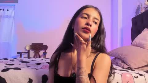 Snapshot of elenna_salvatoree chatting on 27, 10, 2025 Elena online show from 27, 10, 2025