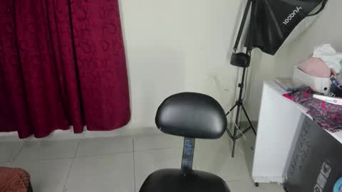 Snapshot of elettra_bennet chatting on 28, 10, 2025 elettra_bennet online show from 28, 10, 2025