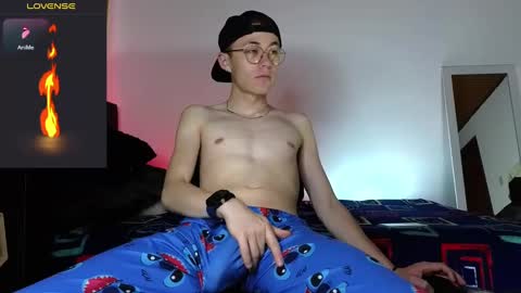 Snapshot of elian_cooper18 chatting on 10, 12, 2024 Elian online show from 10, 12, 2024