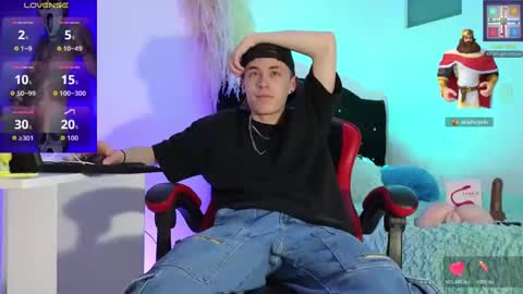 Snapshot of elian_cooper18 chatting on 6, 11, 2025 Elian online show from 6, 11, 2025