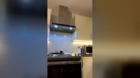 elimystxo online show from 12, 1, 2026