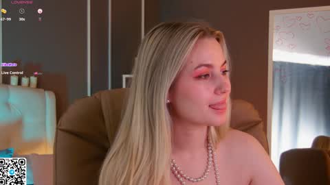 Elina online show from 5, 2, 2025