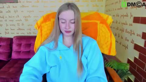 Snapshot of elinor_faith chatting on 17, 10, 2025 elinor_faith online show from 17, 10, 2025