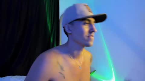 Snapshot of elio_dicaprio chatting on 19, 11, 2025 elio_dicaprio online show from 19, 11, 2025