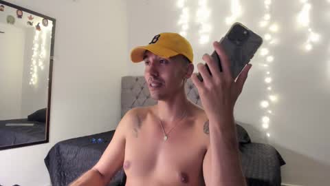 Snapshot of elio_dicaprio chatting on 28, 11, 2025 elio_dicaprio online show from 28, 11, 2025