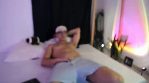 Snapshot of elio_dicaprio chatting on 3, 12, 2025 elio_dicaprio online show from 3, 12, 2025