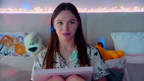 ElisabethDavis online show from 26, 2, 2025