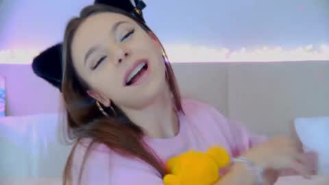 ElisabethDavis online show from 6, 3, 2025