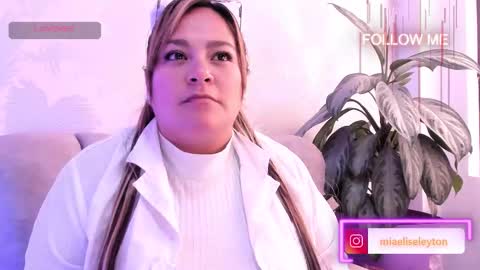 Snapshot of elise_leyton chatting on 17, 9, 2025 ELISE LEYTON online show from 17, 9, 2025