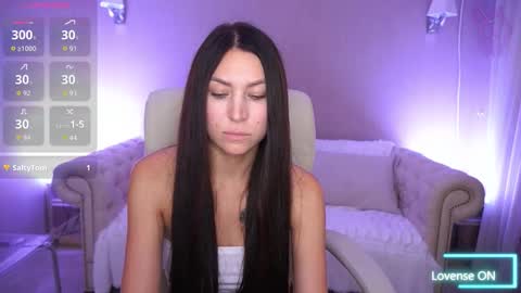 Snapshot of elisevelour chatting on 15, 10, 2025 elisevelour online show from 15, 10, 2025