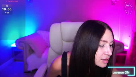 Snapshot of elisevelour chatting on 24, 10, 2025 elisevelour online show from 24, 10, 2025