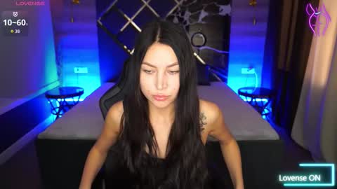 Snapshot of elisevelour chatting on 15, 11, 2025 elisevelour online show from 15, 11, 2025