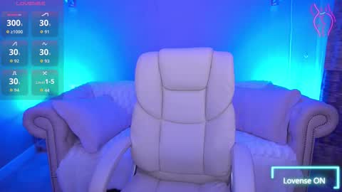 Snapshot of elisevelour chatting on 21, 11, 2025 elisevelour online show from 21, 11, 2025