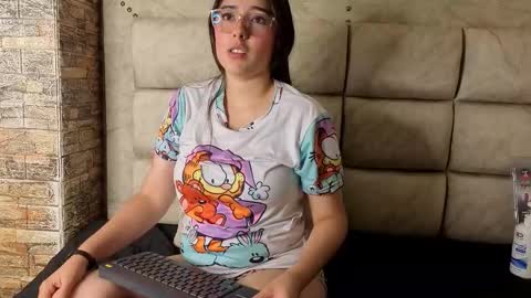 elisvega online show from 3, 2, 2026