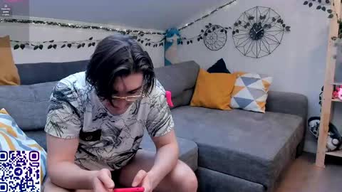 Snapshot of eliteeros chatting on 9, 4, 2026 EliteEros online show from 9, 4, 2026