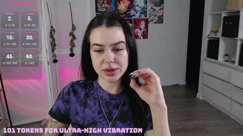 Snapshot of eliza_benet_ chatting on 28, 2, 2025 Ari online show from 28, 2, 2025