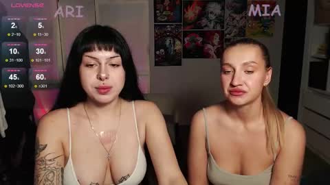 Snapshot of eliza_benet_ chatting on 4, 10, 2025 Ari online show from 4, 10, 2025