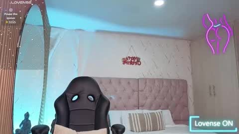 Snapshot of eliza_eup69 chatting on 14, 12, 2025 ELIZA online show from 14, 12, 2025