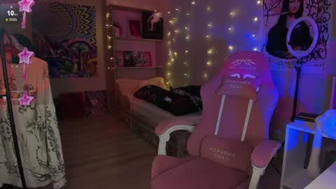 Elizabeth online show from 9, 1, 2025