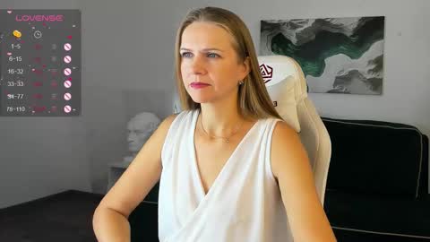 eliza_wilsoon online show from 21, 9, 2025