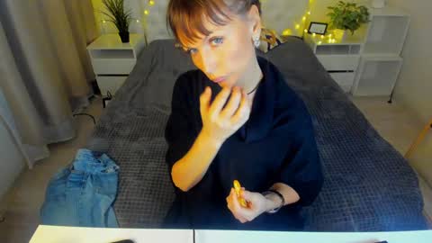Elizabethangel online show from 21, 1, 2025