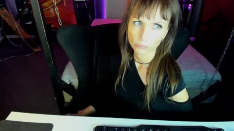 Elizabethangel online show from 1, 2, 2025