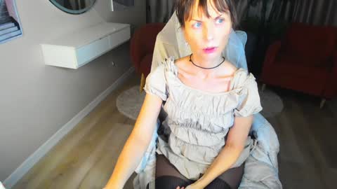 Elizabethangel online show from 7, 2, 2025