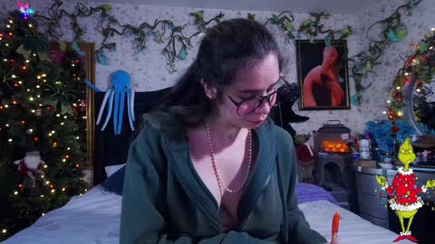 Elizabeth online show from 23, 12, 2024