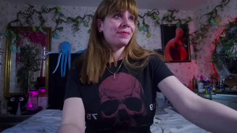 Elizabeth online show from 3, 2, 2025