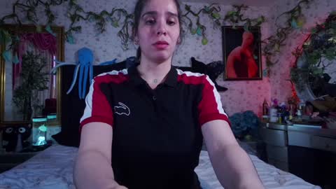 Elizabeth online show from 4, 2, 2025