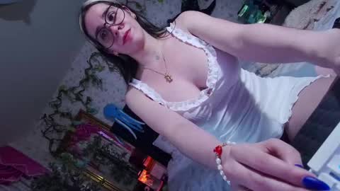 Elizabeth online show from 29, 9, 2025