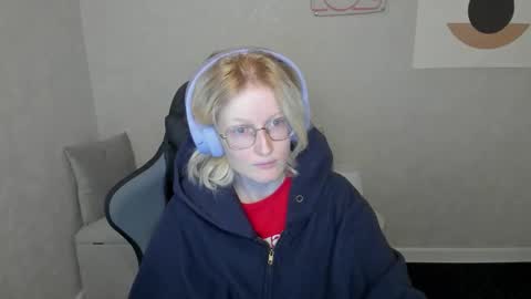 Snapshot of elizabeth_harpper chatting on 12, 9, 2025 Elizabeth online show from 12, 9, 2025