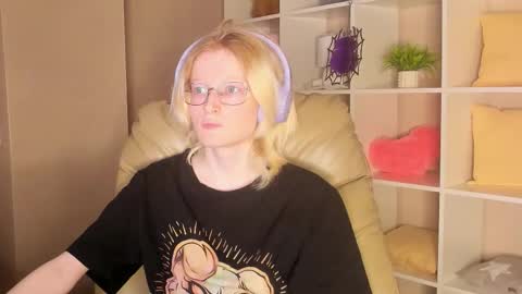 Snapshot of elizabeth_harpper chatting on 3, 11, 2025 Elizabeth online show from 3, 11, 2025