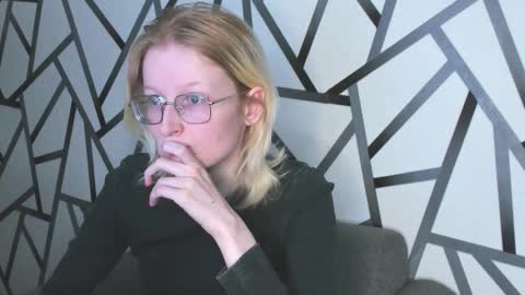 Snapshot of elizabeth_harpper chatting on 6, 11, 2025 Elizabeth online show from 6, 11, 2025