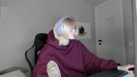 Snapshot of elizabeth_harpper chatting on 10, 11, 2025 Elizabeth online show from 10, 11, 2025