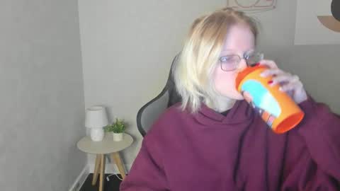 Snapshot of elizabeth_harpper chatting on 18, 11, 2025 Elizabeth online show from 18, 11, 2025